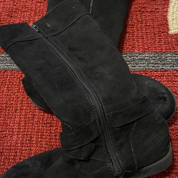 Nice kids Michael Kors knee high boots size 3. - Picture 3 of 4